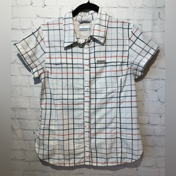 Columbia Tops - Columbia women’s Silver Ridge Novelty short sleeve size small, white plaid
